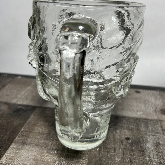 Vintage Luminarc USA Clear Glass Treasure Island Pirate Skull Mug - Picture 3 of 7